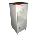 යාලුයාලු විසින් ඇඳ මේසය උඩින්