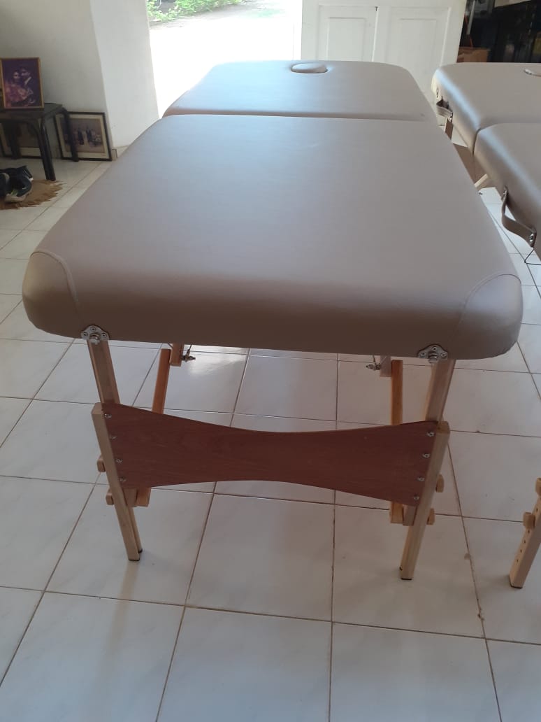 Large Size Portable Massage Beds (2 Sectioned)