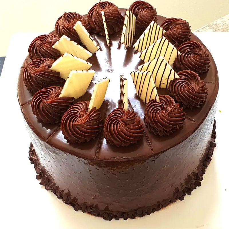 Dark Chocolate Fudge Cake - Fab