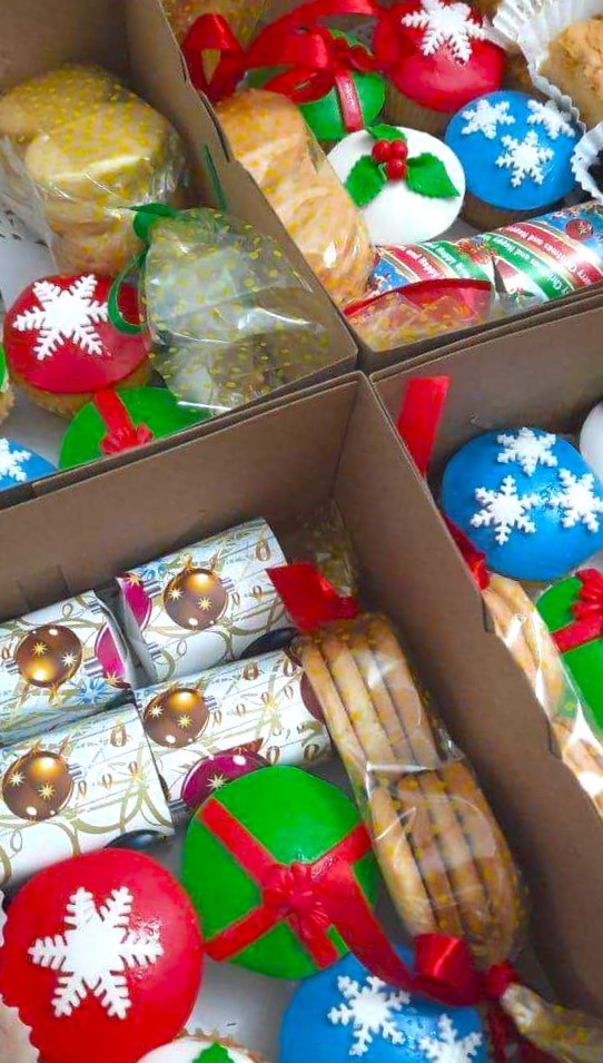 Xmas Treats Box 5 by YaluYalu | Delivery in Sri Lanka