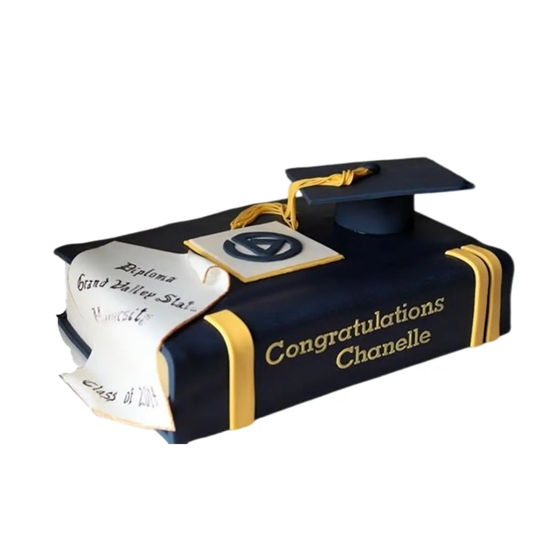 Congratulations on You're Graduation Cake by Yalu Yalu