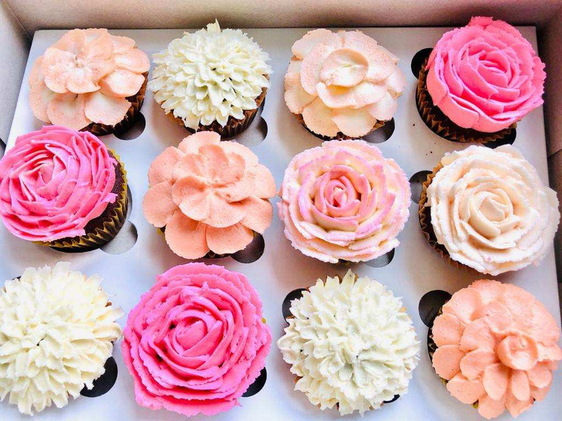 Floral Cupcakes by YaluYalu - yaluyalu