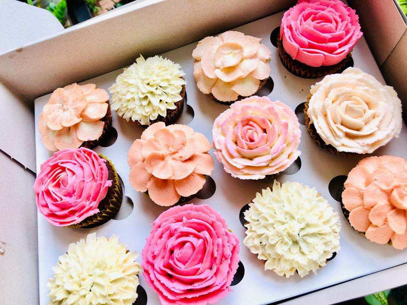 Floral Cupcakes by YaluYalu - yaluyalu