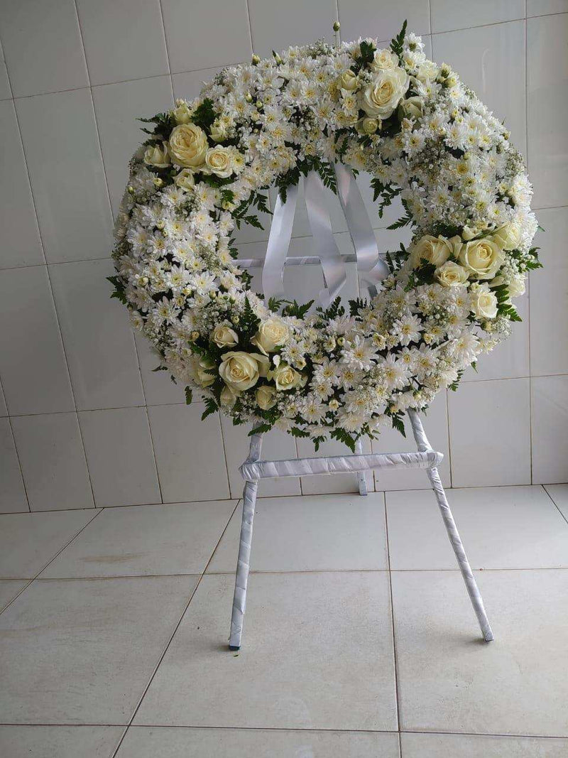 White roses & White Crysanthimum Wreath - yaluyalu