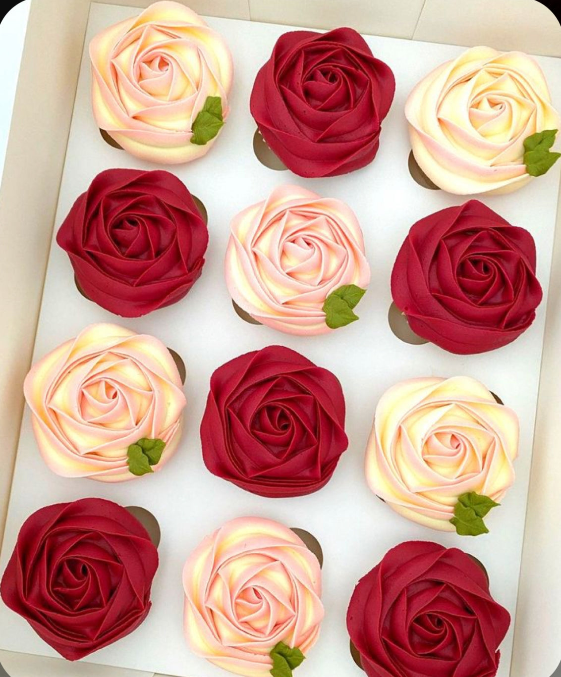 Romantic Rose Cupcakes Box 12 Pieces yaluyalu