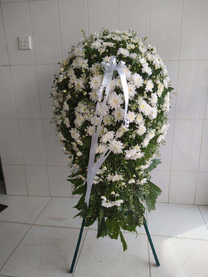 White Crysanthimum Flower Wreath - yaluyalu