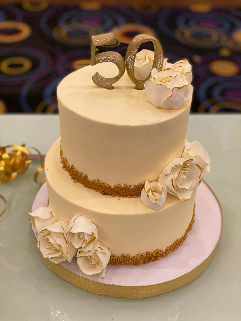 Designer Cake with the topper by Yalu Yalu | Sri lanka Online Shopping YaluYalu - yaluyalu