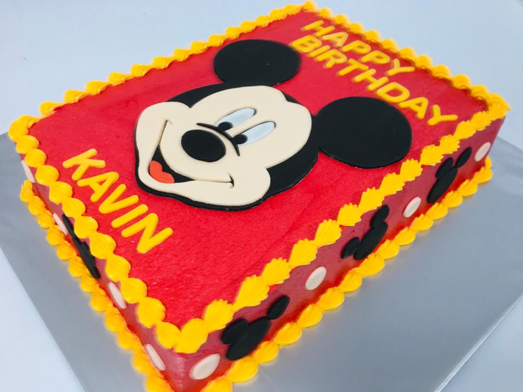 Mickey Face Cake by yaluyalu yaluyalu