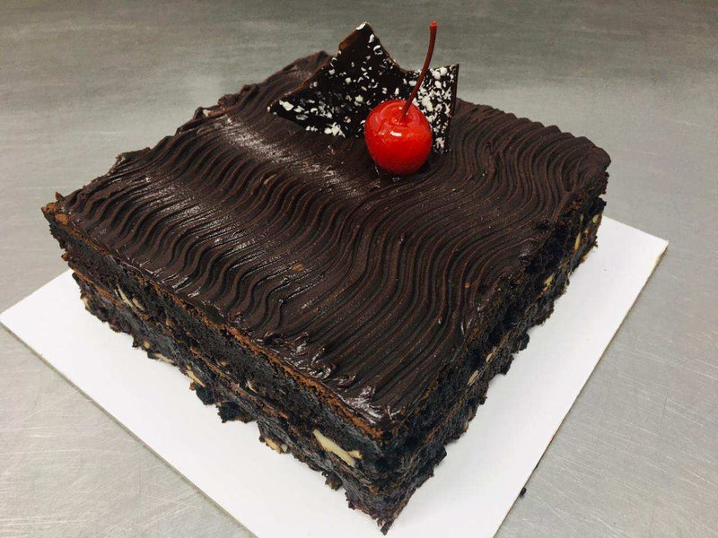Chocolate Brownie Cake by Yalu Yalu | Cakes | Online Cake Delivery | Order Online | Birthday Cake | Cakes & Desserts - yaluyalu