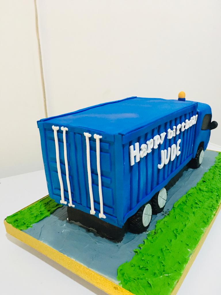 Lorry with Container Designer Ribbon Cake by Yalu Yalu yaluyalu