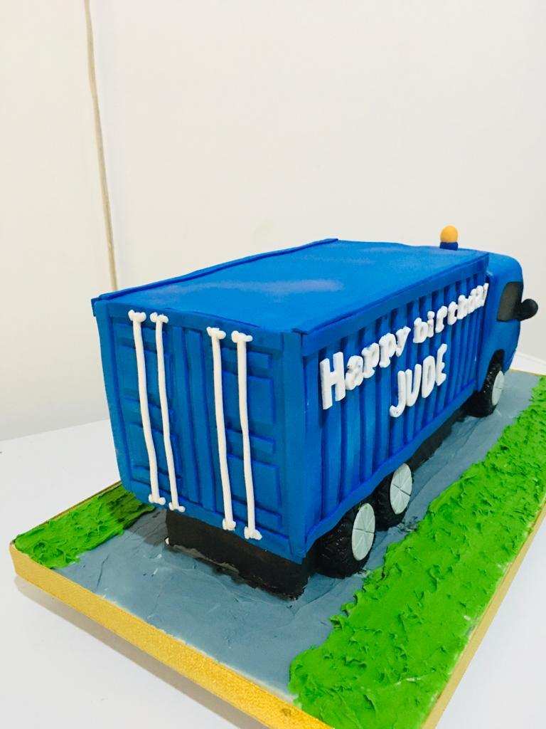 Lorry with Container Designer Ribbon Cake by Yalu Yalu - yaluyalu